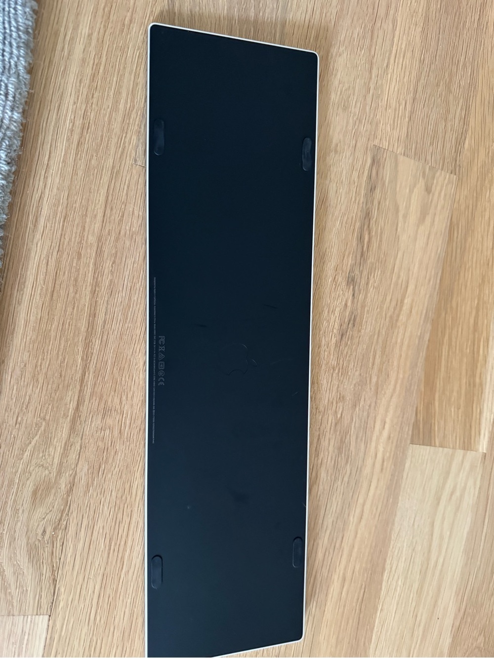 Apple magic Wireless Keyboard - Silver with Black Keys - Picture 2 of 5